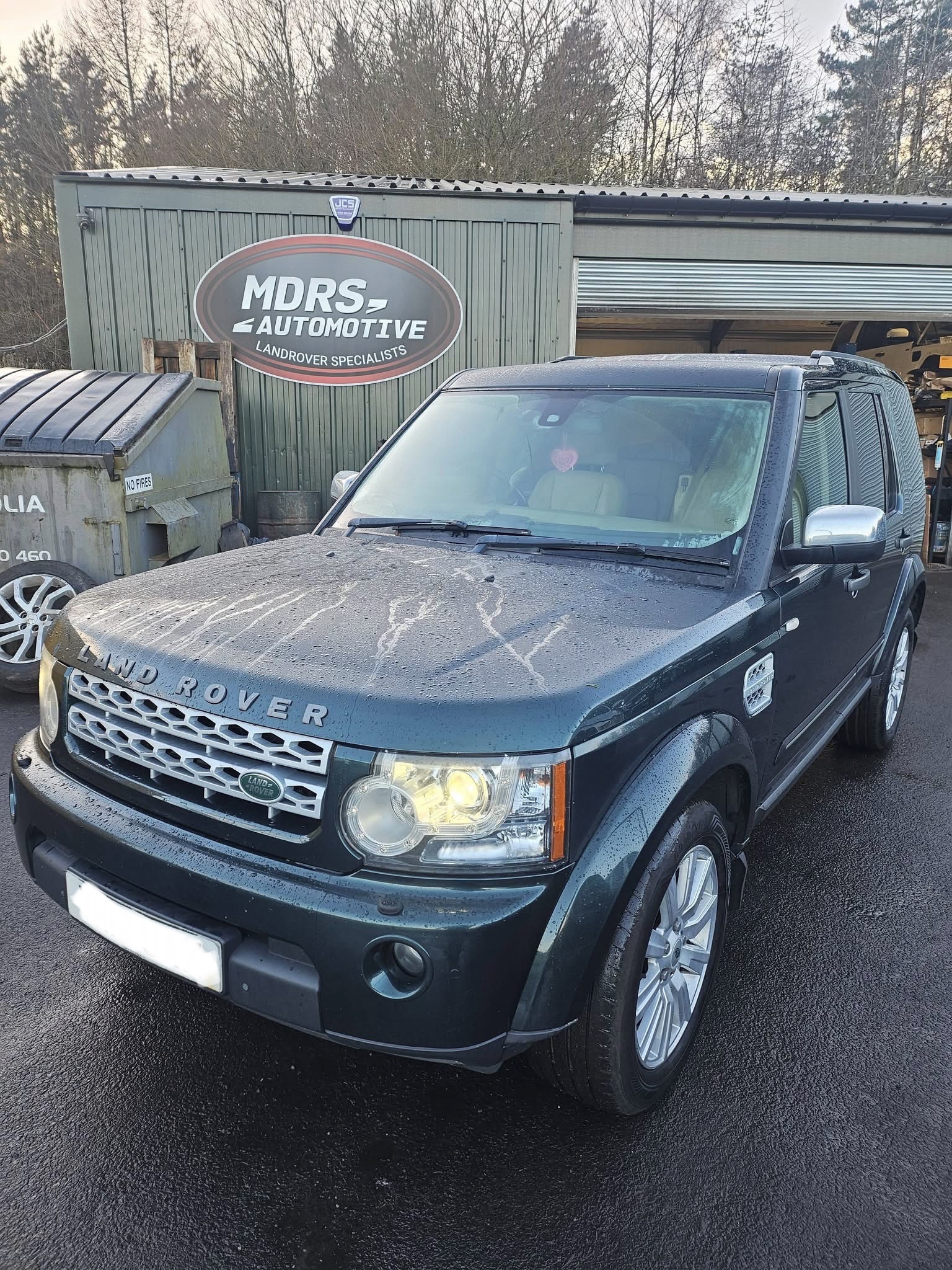 AVAILABLE NOW! LAND ROVER DISCOVERY 4 3.0 SDV6 HSE GREEN WITH CREAM LEATHER