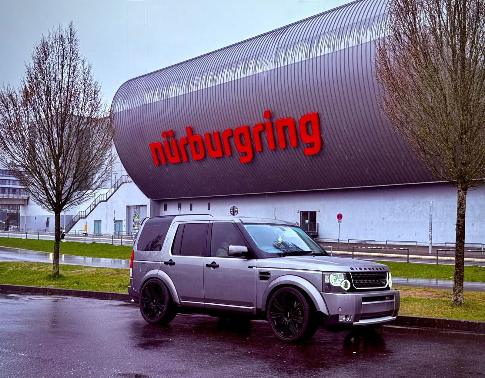 SUPERCHARGED LAND ROVER DISCOVERY 3 4.2 GREY WITH BLACK LEATHER - Image 2