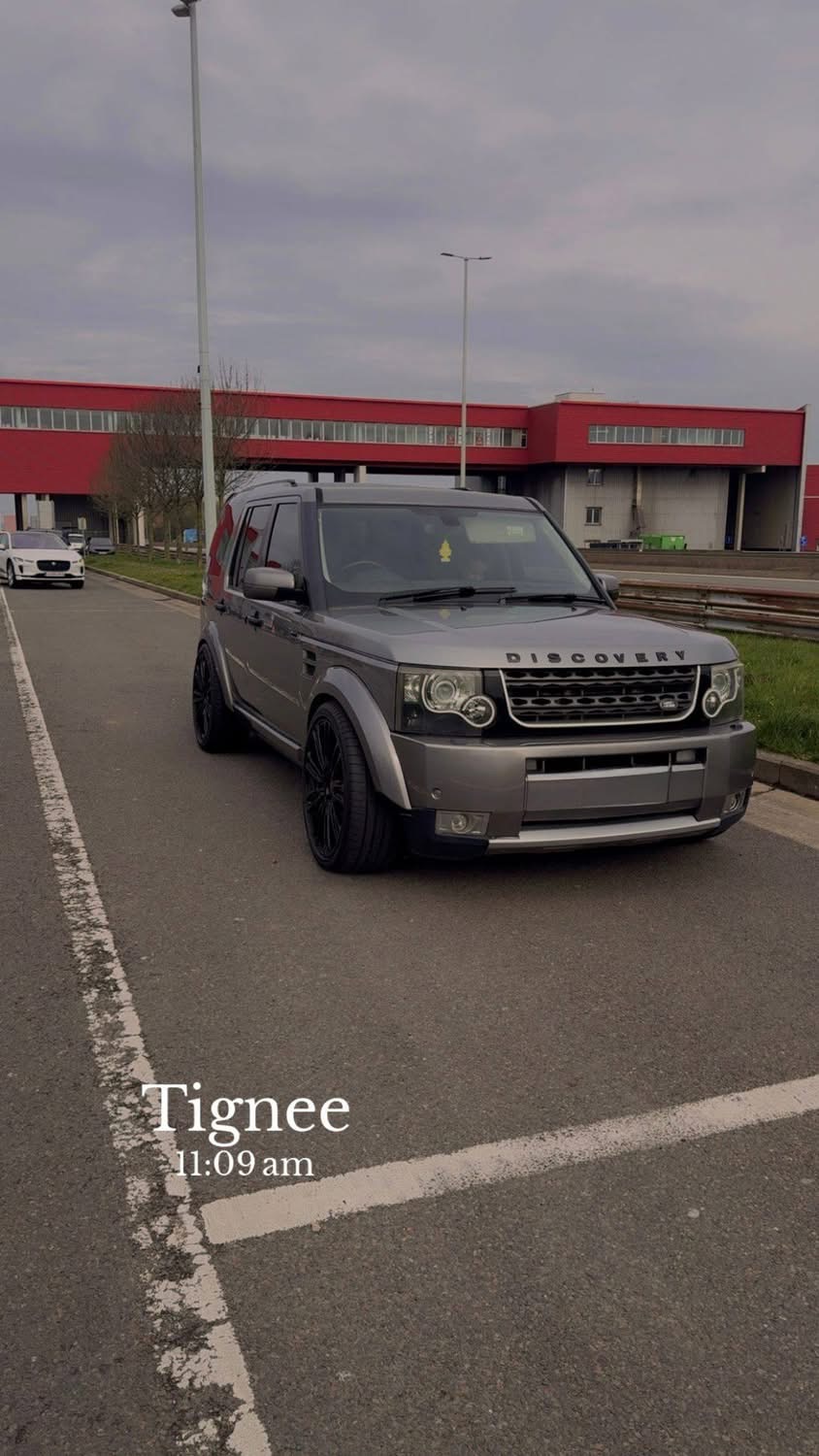 SUPERCHARGED LAND ROVER DISCOVERY 3 4.2 GREY WITH BLACK LEATHER - Image 5